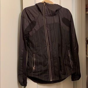 Lululemon women’s reflective get up & glow jacket